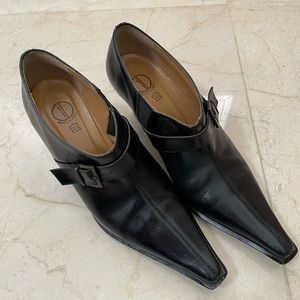 Black leather pointy bootie, 2.5 inches heels. Made in Italy